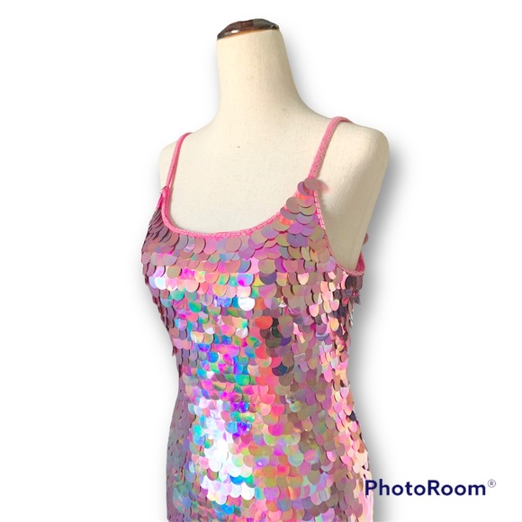 Hannah Montana’s Wardrobe, pink sequin dress - Picture 8 of 13